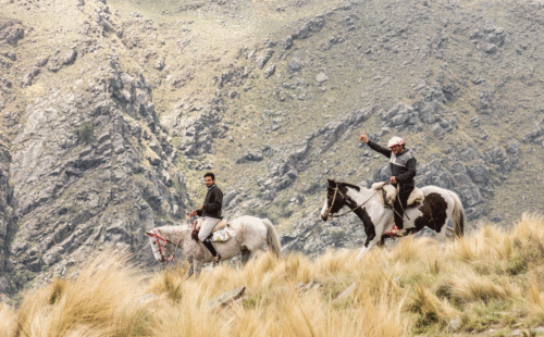 Pueblo Escondido y Cerro Áspero